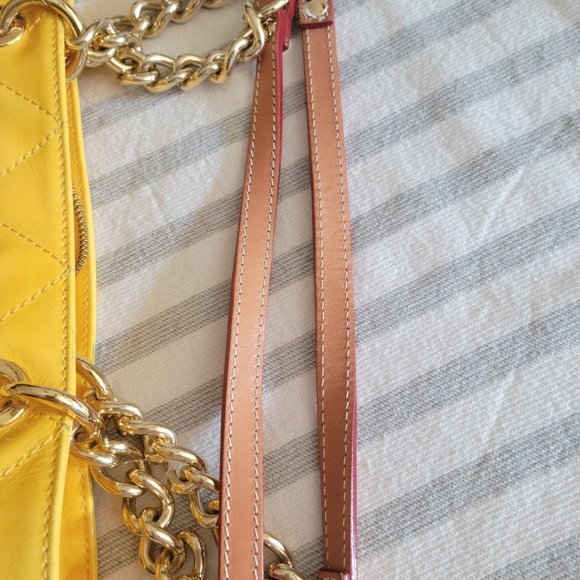 💥💥HOST PICK💥💥Cavalcanti Patent Yellow Quilted Tote - Picture 11 of 16